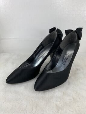 Marquise Women’s Black Pointed Heels with Bow Trim Size 8 – 3" Heel